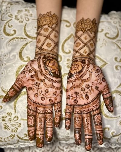 Bridal henna by Sana Mehndi Art in Dubai Middle east
