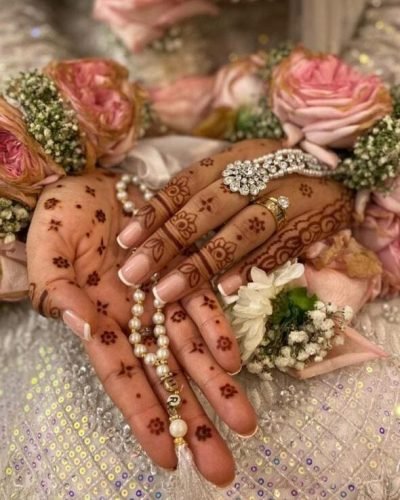Bridal henna by Sana Mehndi Art in Dubai Middle east